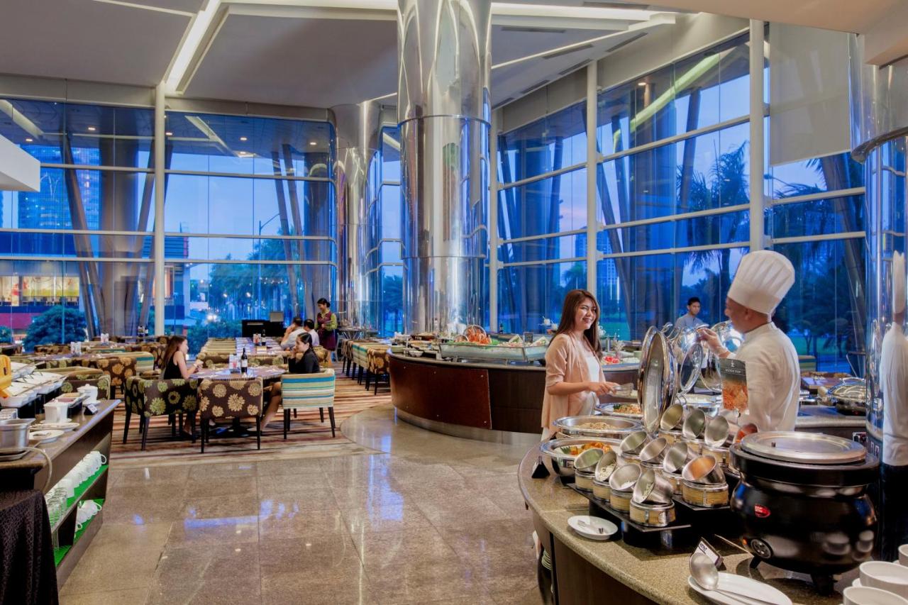 Acacia Hotel Manila interior